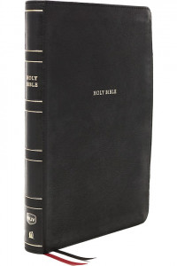 0785238417 | NKJV Center-Column Giant Print Reference Bible Comfort Print Black Leathersoft Indexed