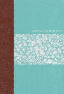 1619700115 | NLT Everyday Matters Bible for Women Deluxe Hardcover