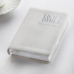1432102354 | KJV Compact Bible White LuxLeather